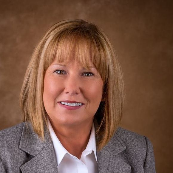 Meet your Posher, Lynn - Picture 1 of 1